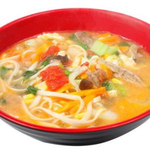 Sopa con Fideo de Tomate, Huevo y Choclo L39
